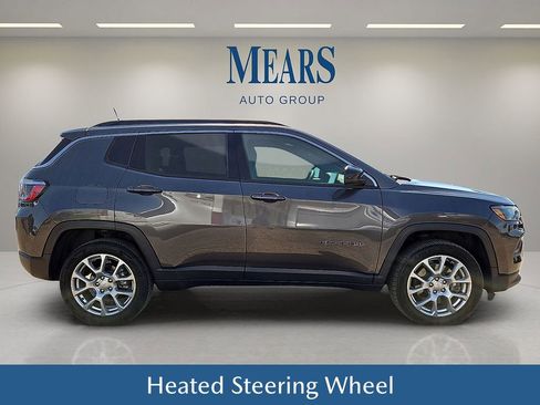 Used 2023 Jeep Compass Latitude image 7
