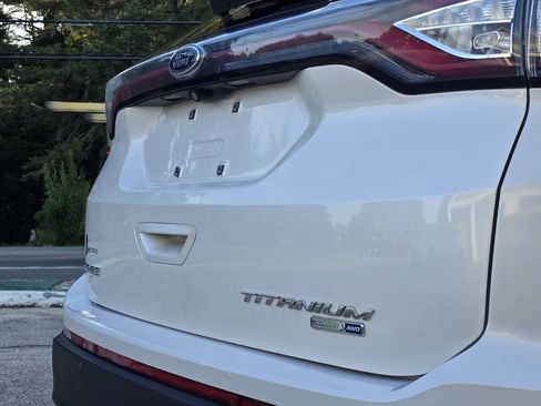 Used 2017 Ford Edge Titanium w/ Technology Package AWD/4WD image 14