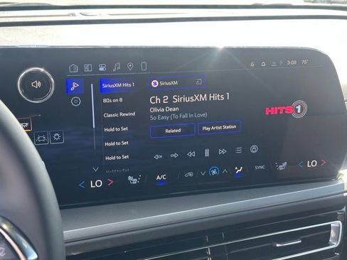 New 2026 Chevrolet Traverse LT w/ Midnight/Sport Edition AWD/4WD image 8