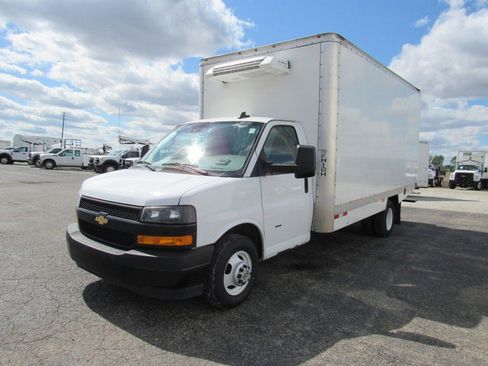Used 2024 Chevrolet Express 3500 w/ Power Convenience Package RWD image 7