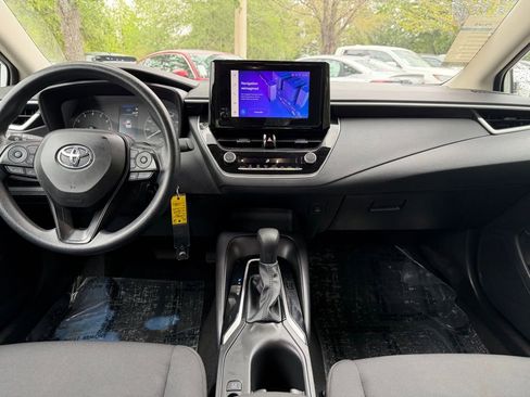 Used 2024 Toyota Corolla LE image 12