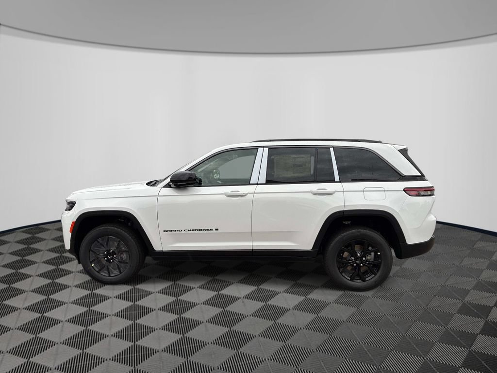 New 2026 Jeep Grand Cherokee Altitude AWD/4WD image 2
