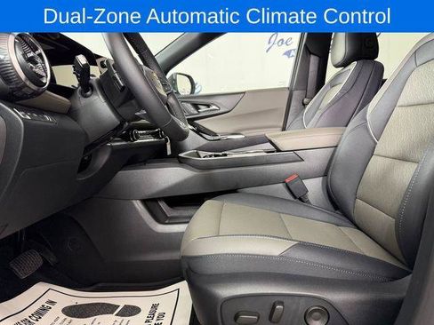 New 2026 Chevrolet Equinox LT w/ Convenience Package II AWD/4WD image 11