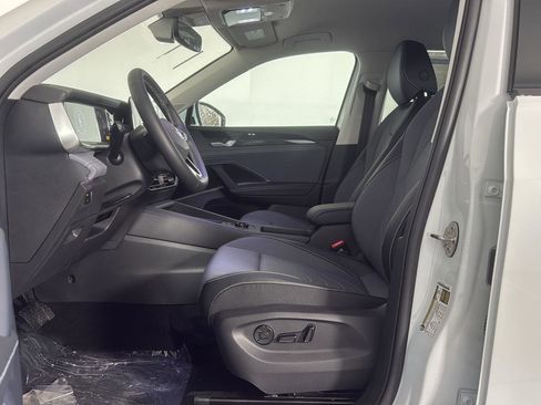 New 2026 Volkswagen Tiguan SE AWD/4WD image 3