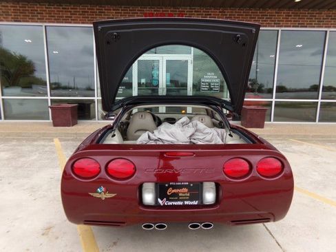 Used 2003 Chevrolet Corvette Coupe w/ Preferred Equipment Group image 15