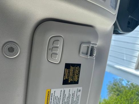 Used 2025 Ford Escape Platinum AWD/4WD image 38