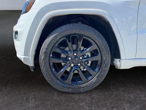 Used 2019 Jeep Grand Cherokee Altitude image 9