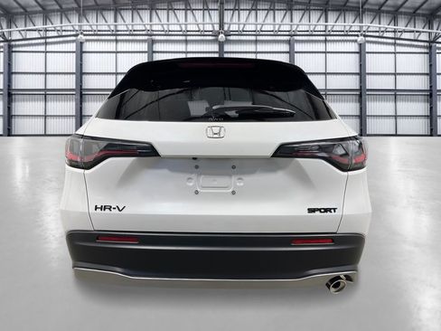 New 2027 Honda HR-V Sport image 4