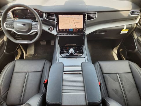 New 2026 Jeep Grand Wagoneer L Limited image 21