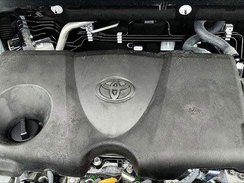 Used 2025 Toyota RAV4 LE image 31