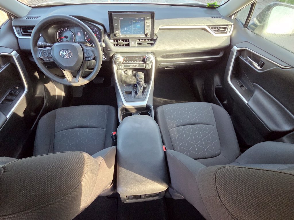 Certified 2021 Toyota RAV4 XLE FWD image 4