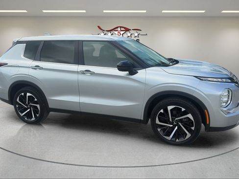 Used 2022 Mitsubishi Outlander SE AWD/4WD image 6