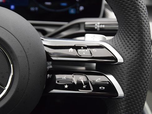 Used 2025 Mercedes-Benz C 300 4MATIC Sedan image 25