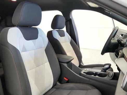 Used 2024 Chevrolet Trax RS FWD image 29