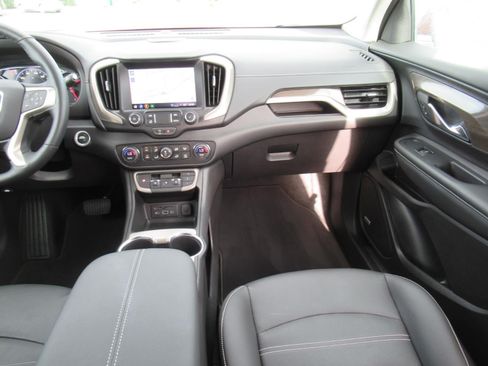 Used 2024 GMC Terrain Denali w/ Denali Premium Package AWD/4WD image 14