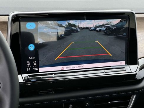 Used 2025 Volkswagen Atlas SE image 5