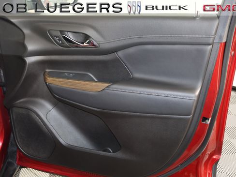 Certified 2023 GMC Acadia SLE w/ Driver Convenience Package image 19