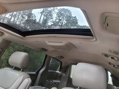 Used 2004 Toyota Sienna XLE image 11