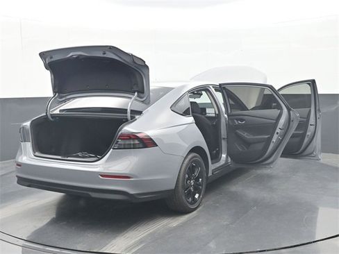 Certified 2025 Honda Accord SE image 39