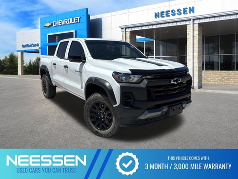 Used 2024 Chevrolet Colorado Trail Boss w/ Advanced Trailering Package AWD/4WD image 1