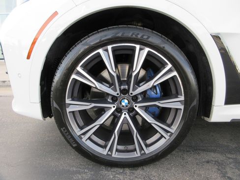 Used 2021 BMW X7 M50i image 59