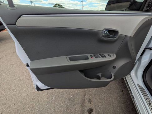 Used 2009 Chevrolet Malibu Hybrid FWD image 12