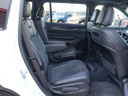 Used 2025 Jeep Grand Cherokee L Altitude image 26