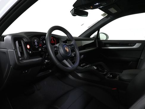 Used 2026 Porsche Cayenne AWD/4WD image 4