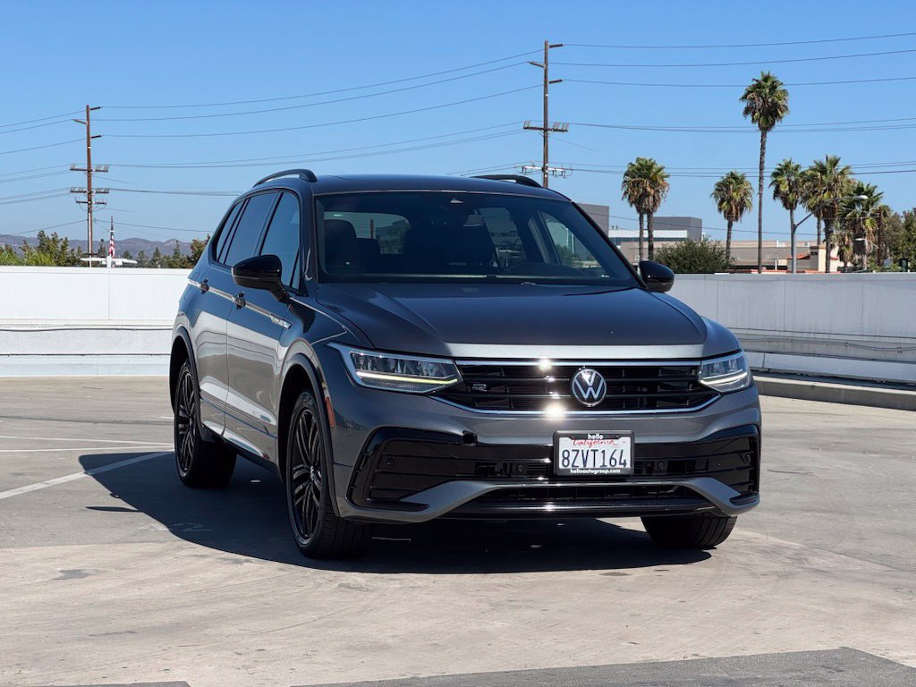 Used 2022 Volkswagen Tiguan SE R-Line FWD image 3