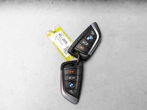Used 2025 BMW M2 w/ Lighting Package RWD image 71