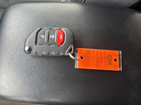 Used 2024 Jeep Wrangler Unlimited Rubicon AWD/4WD image 21