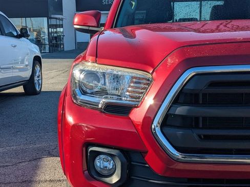 Used 2018 Toyota Tacoma SR5 image 7