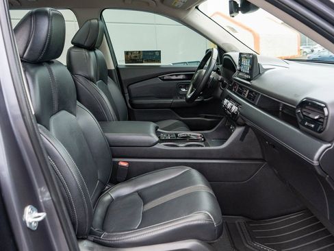 Used 2024 Honda Pilot Touring image 23