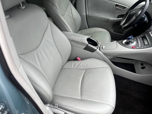 Used 2013 Toyota Prius Two FWD image 13