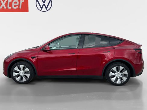 Used 2024 Tesla Model Y Long Range AWD/4WD image 12