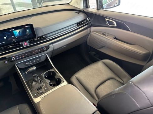 Used 2026 Kia Carnival FWD image 33