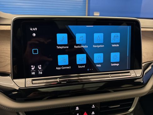 Used 2024 Volkswagen Atlas SE FWD image 19
