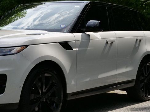 Used 2026 Land Rover Range Rover Sport SE AWD/4WD image 61