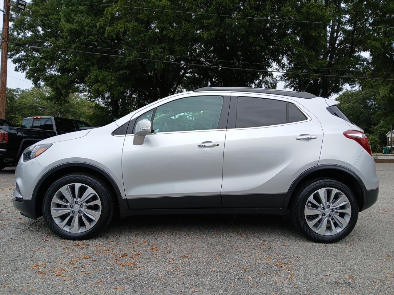 Used 2018 Buick Encore Preferred FWD image 1