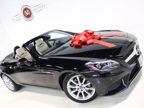 Used 2017 Mercedes-Benz SLC 300 image 2