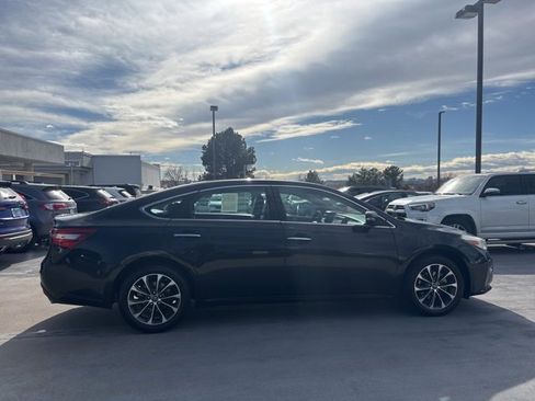 Used 2016 Toyota Avalon XLE image 2