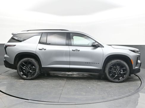New 2026 Chevrolet Traverse RS w/ LPO, Floor Liner Package image 10