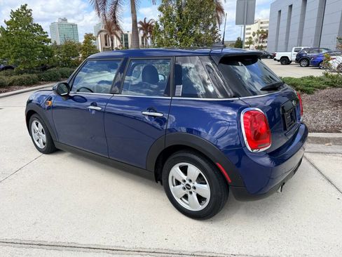 Used 2017 MINI Cooper 4-Door Hardtop image 2