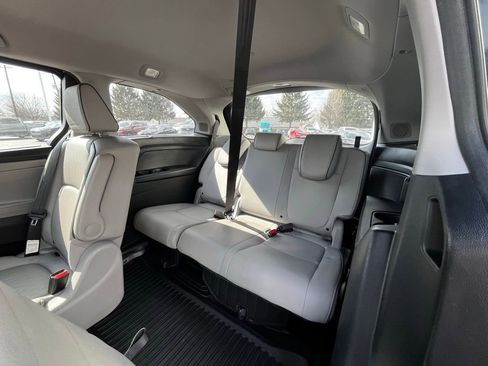 Used 2023 Honda Odyssey Elite image 12