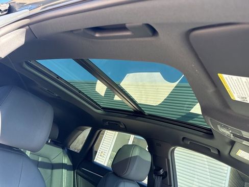 Used 2024 Audi Q3 2.0T Premium Plus image 18