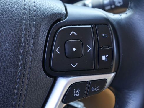 Certified 2017 Toyota Highlander XLE image 25