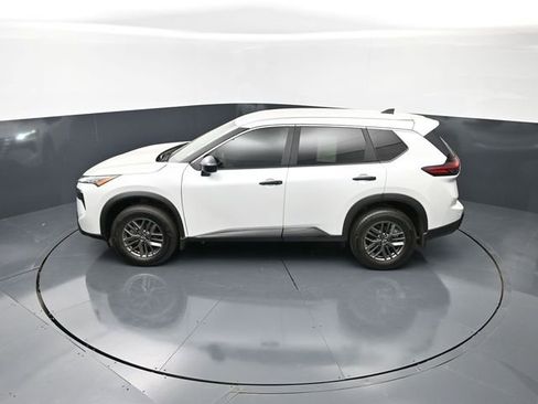 Certified 2025 Nissan Rogue S FWD image 16