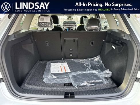 New 2026 Volkswagen Taos SE AWD/4WD image 11