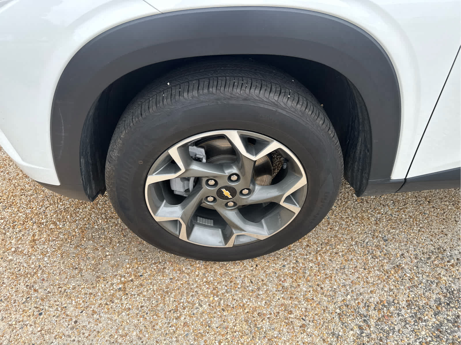 Used 2025 Chevrolet Trax LT FWD image 12