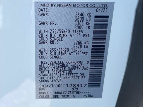 Used 2025 Nissan Murano SV FWD image 21